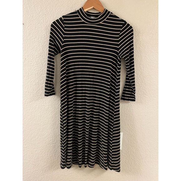 Sweet Claire Dresses & Skirts - Sweet Claire Ribbed Black Tan Striped 3/4 Sleeve Mock Neck Swing Dress Small